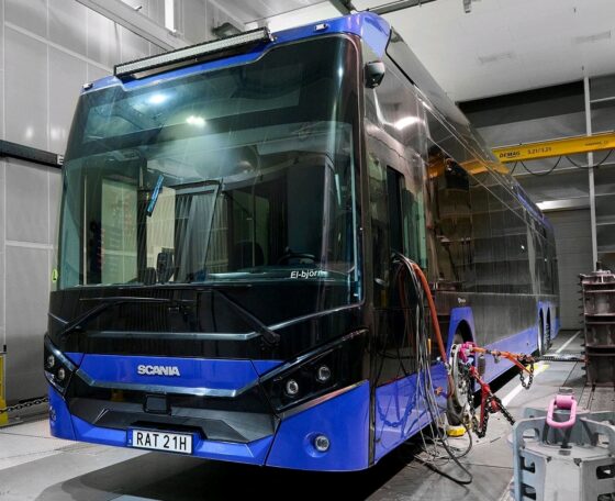 Háromtengelyes villanybuszt dob piacra a Castrosua