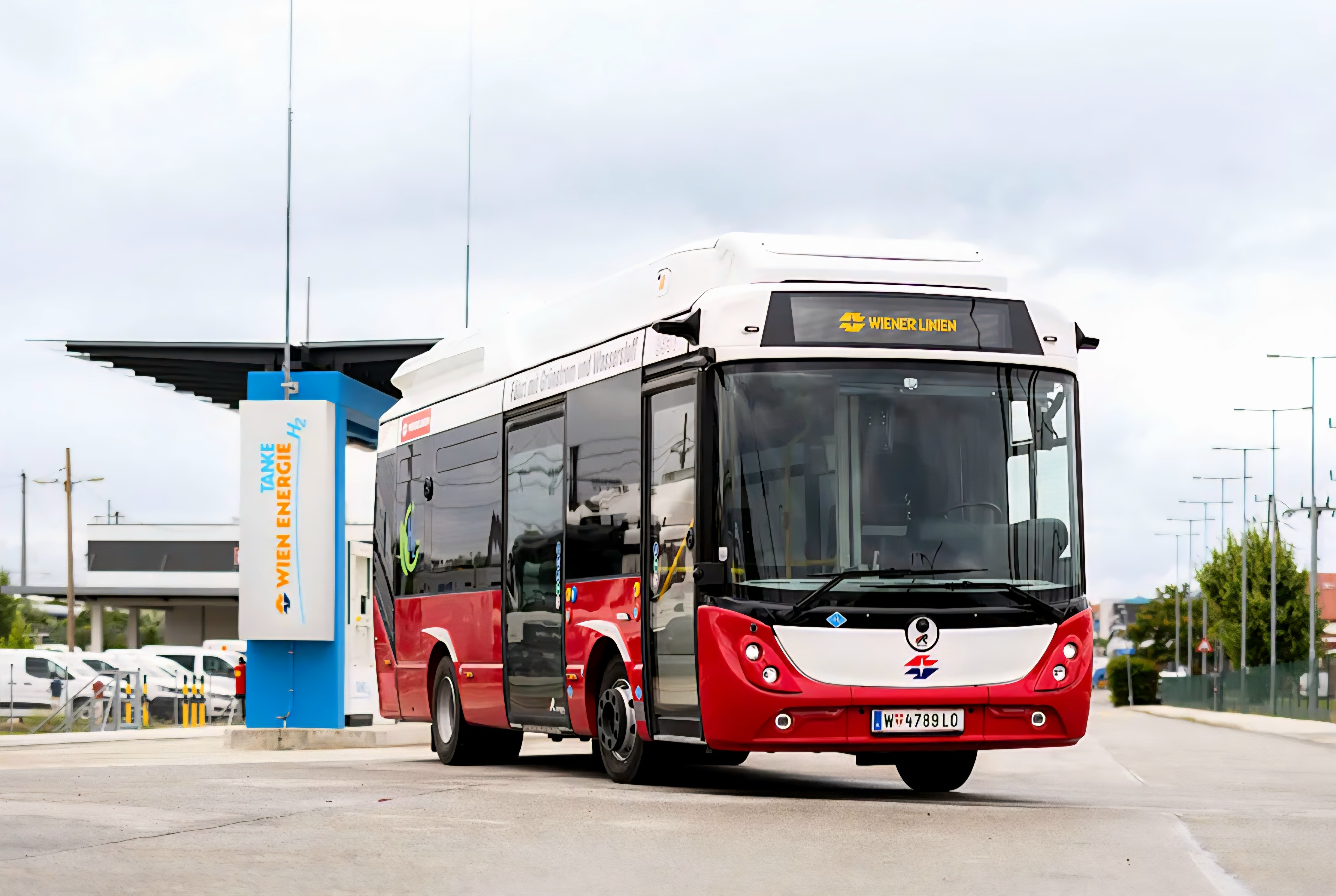 Megérkezett a Wiener Linienhez a 10 darabos, hidrogén-hatótávnövelős Rampini Hydron flotta