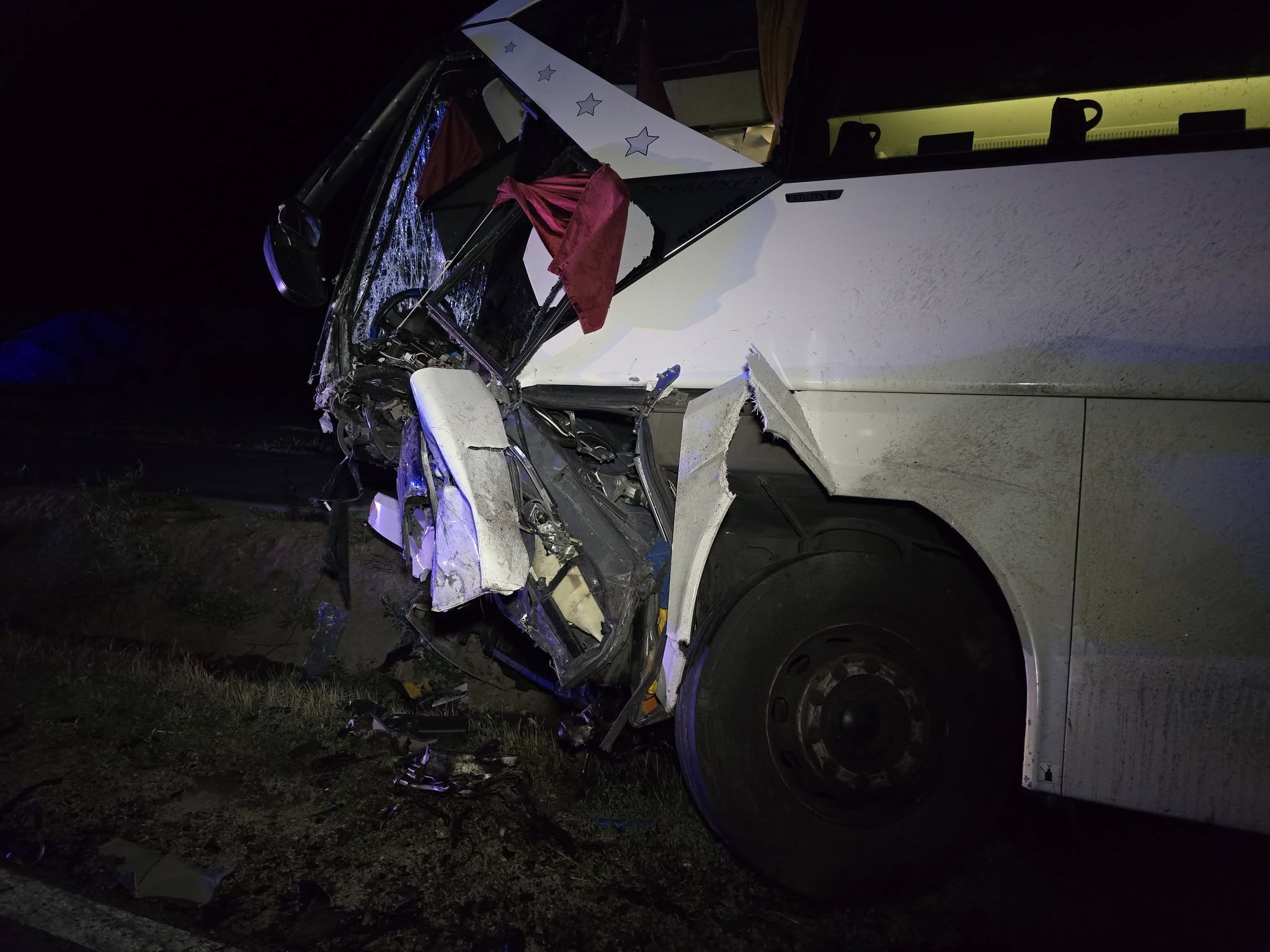 Halálos baleset Sárkeresztesnél, személyautó és távolsági busz ütközött frontálisan 2 523772516 1335281461930849 5043147846853999494 n