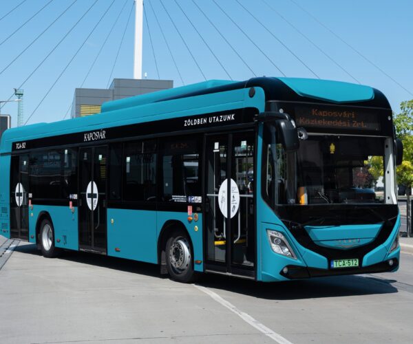 Új villanybuszok, új flottaszín Kaposváron