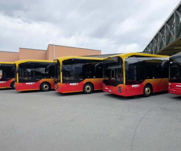 Tizenegy elektromos Yutong autóbuszt állított forgalomba az ATB Bergamo