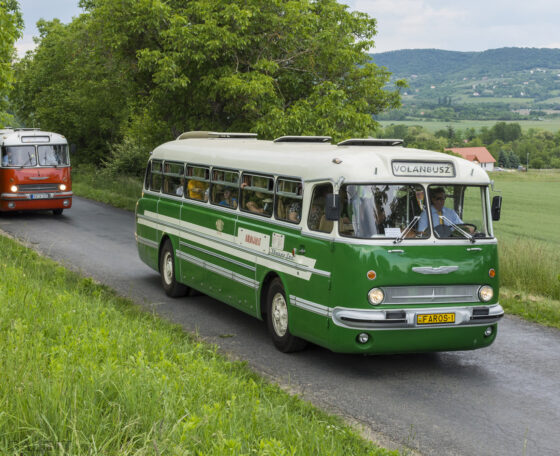 Nosztalgia Ikarus autóbuszokkal készül a MÁV az idei első Balatoni Retró Hétvégére