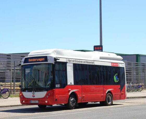 Már közúti tesztköreiket futják Bécs első hidrogénhajtású Rampini midibuszai