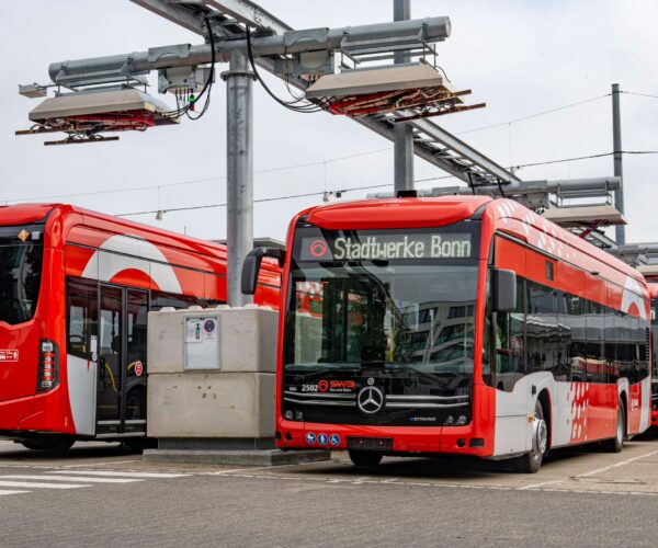 Bonn tíz Mercedes-Benz eCitaróval erősíti elektromos buszflottáját