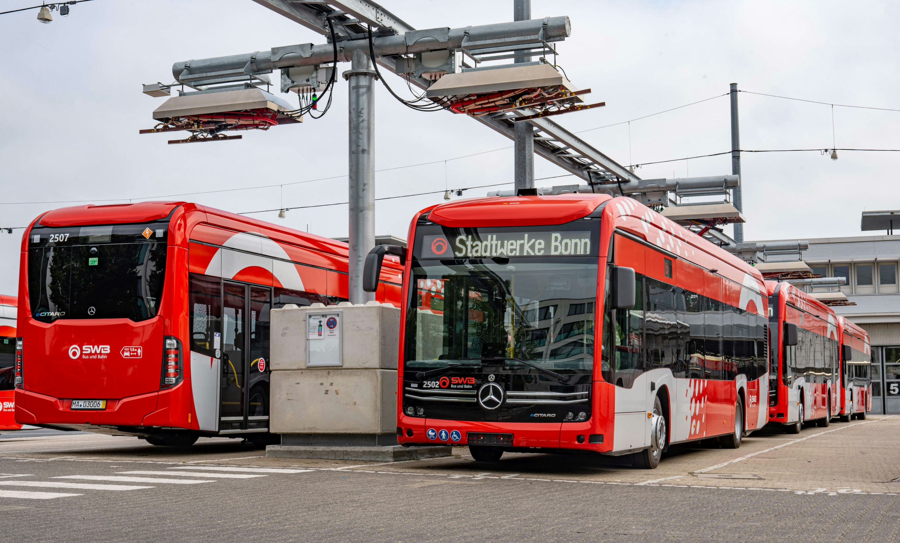 Bonn tíz Mercedes-Benz eCitaróval erősíti elektromos buszflottáját