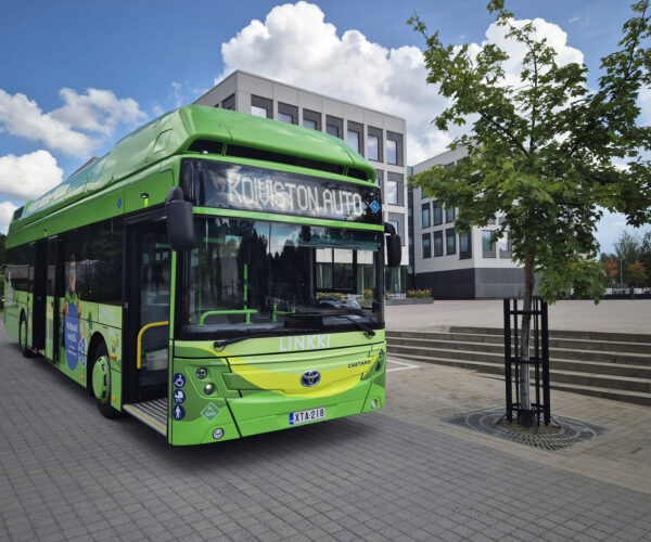 Leszállította első öt finnországi rendeltetésű hidrogénbuszát a CaetanoBus