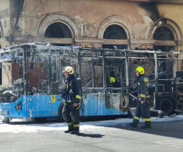Porig égett a BKV egyik Karsan ATAK midibusza Budapesten