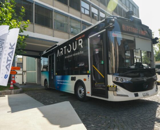 Svájcban is utasforgalomba áll a Karsan autonóm elektromos midibusza