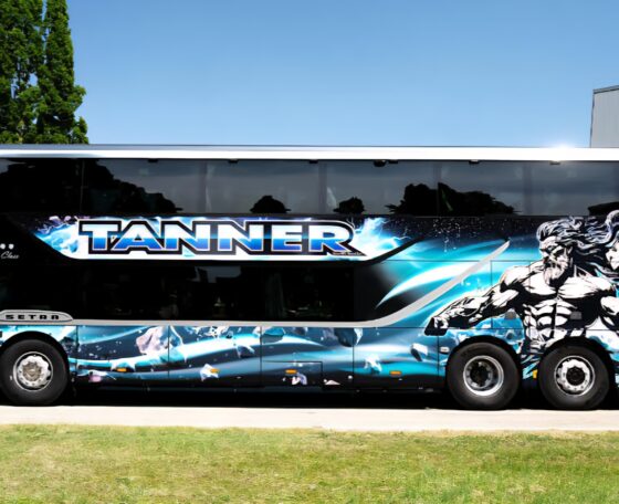 Nordikus erő az utakon: Thor-motívummal érkezett a Tanner KG új emeletes Setrája