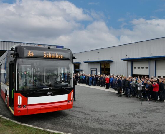 Átadták az ezredik európai gyártású BYD villanybuszt Komáromban