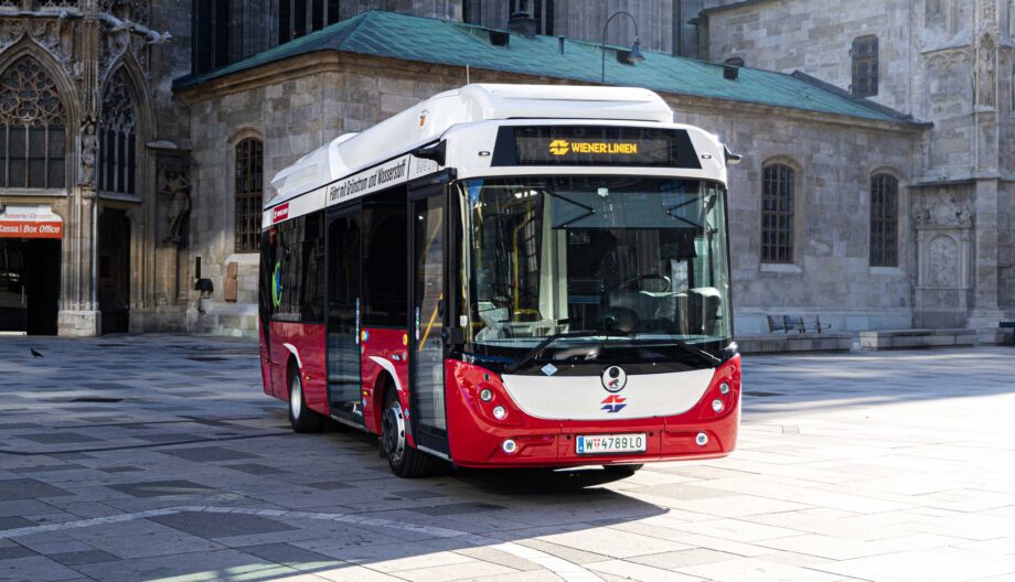 2025 09 19 wien startet in neue aera emissionsfreie wasserstoff e busflotte faehrt los