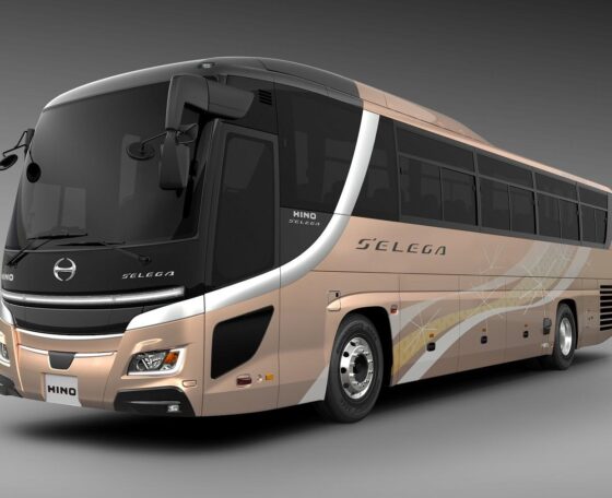 Húsz év után megújul a Hino S’elega