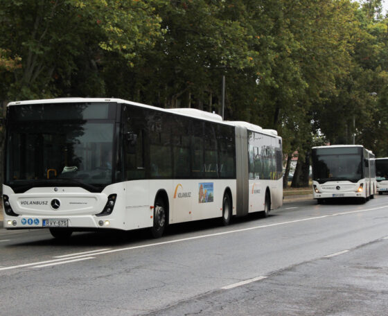 Hat darab Mercedes-Benz Conecto G került át a Volán szegedi helyi járatos állományába