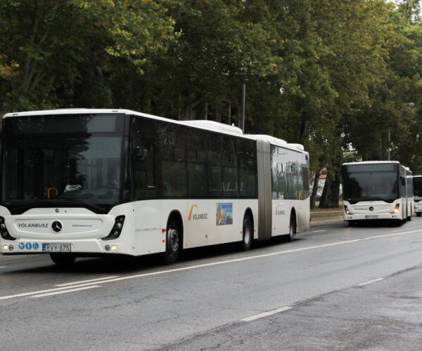 Hat darab Mercedes-Benz Conecto G került át a Volán szegedi helyi járatos állományába