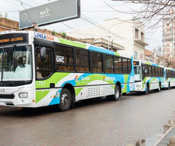 Újabb Iveco alvázas gázüzemű autóbuszok érkeztek Buenos Aires agglomerációjába