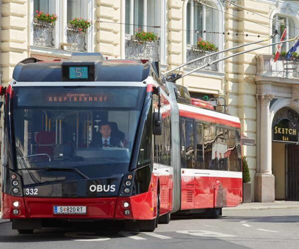 85 éve közlekedik trolibusz Salzburgban