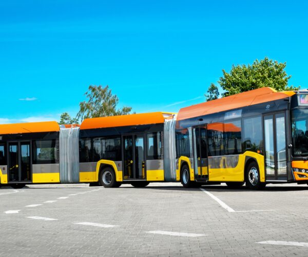 Utrecht teljes flottaváltás előtt: több mint 200 új villanybusz, köztük duplacsuklós Solarisok