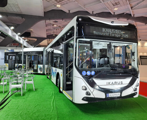 Busworld Europe 2025: bemutatkozott az Ikarus csuklós villanybusza