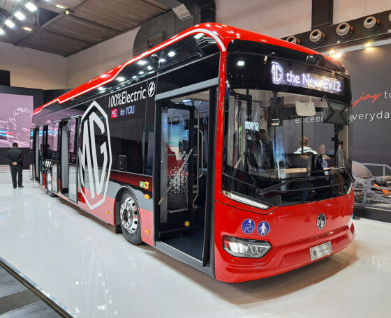 Kínai alapokon, de brit logóval szállna be az MG az európai villanybusz-piacra