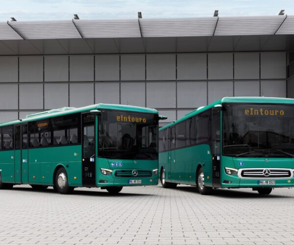 Helyközi villanybusszal és új akkutechnológiával érkezett a Daimler Buses a Busworldre