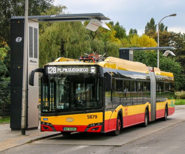 Újabb 50 Solaris villanybuszt vásárol Varsó a szeptemberben megrendelt 79 mellé