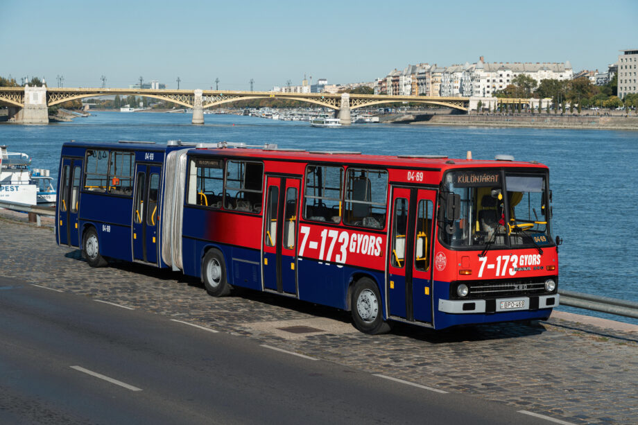 Újabb Ikarus 280-as kapta vissza az egykori budapesti 7-173 gyorsjáratok arculatát