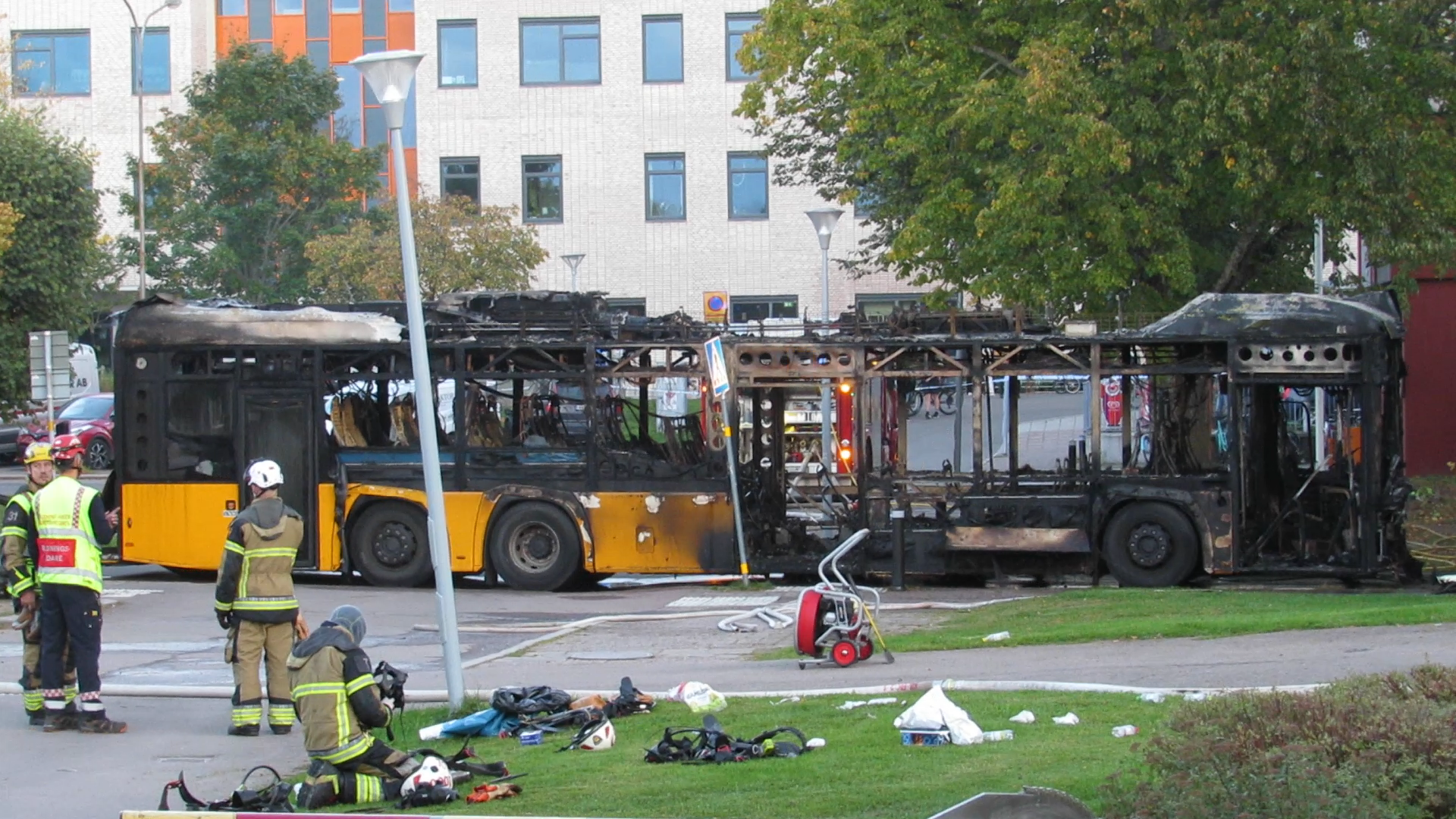 Magasságkorlát figyelmen kívül hagyása miatt gyulladt ki egy villanybusz Karlstadban