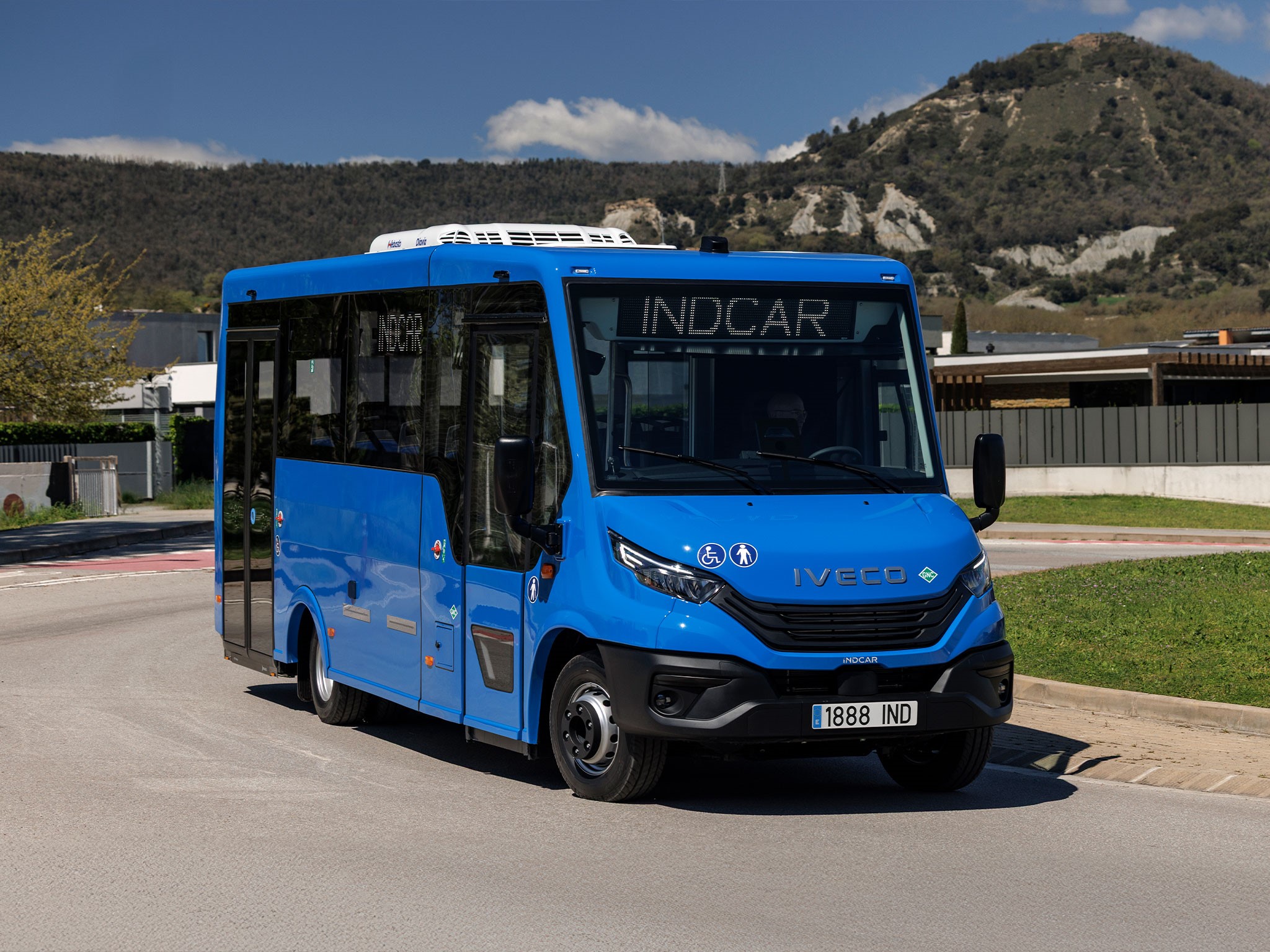 Kelendőek az Indcar által karosszált Iveco Daily minibuszok Olaszországban