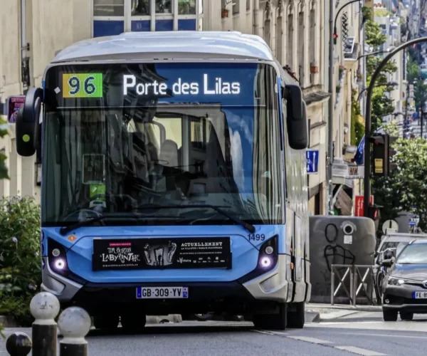 Négyezer biogáz- és elektromos üzemű busz beszerzéséről kötött megállapodást az Île-de-France Mobilités és az Iveco Bus