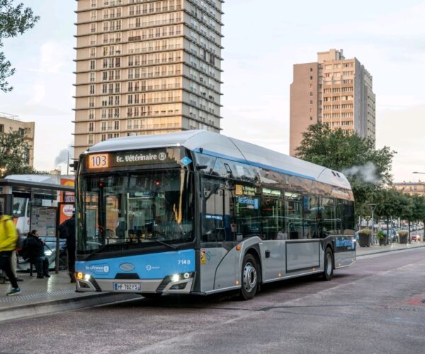 Forgalomba állt az Île-de-France Mobilités első, 22 járműből álló, kísérleti hidrogénbusz-flottája
