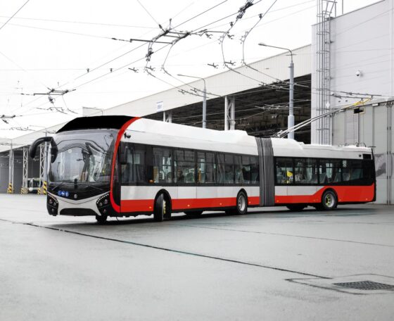 Harminc darab Škoda 33 Tr csuklós trolibuszt vásárol Ústí nad Labem