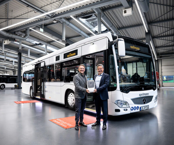 Luxuslimuzinokat idéző Mercedes-Benz Citaro Hybrid érkezett a Spillmann flottájába