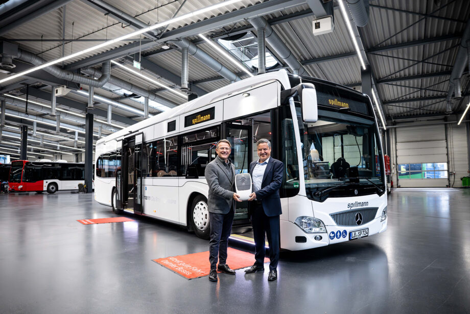 Luxuslimuzinokat idéző Mercedes-Benz Citaro Hybrid érkezett a Spillmann flottájába