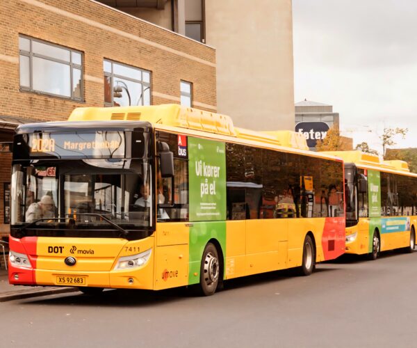 Terjed a bizalmatlanság: Dániában is célkeresztbe kerültek a kínai elektromos buszok