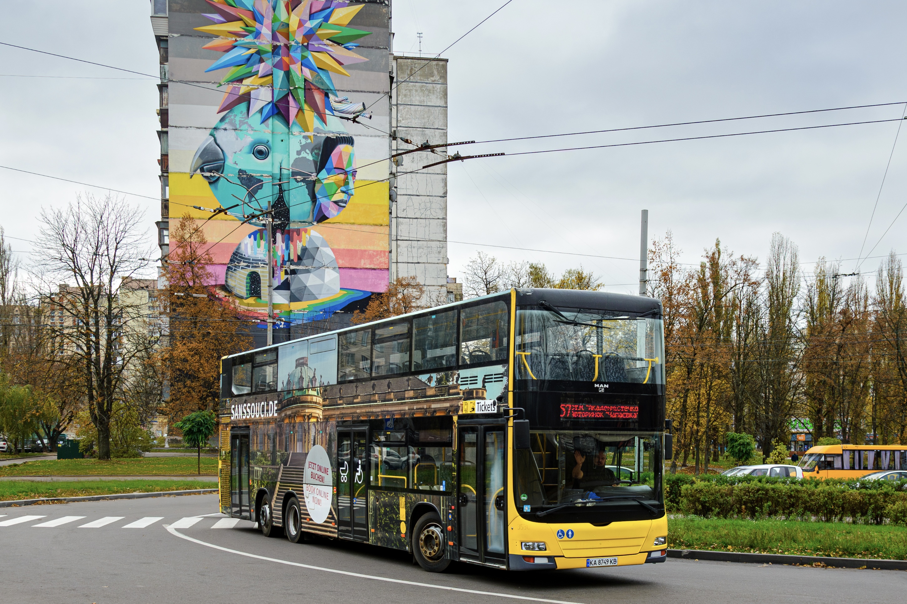 Hétvégi tesztüzembe álltak Kijev berlini eredetű emeletes MAN autóbuszai