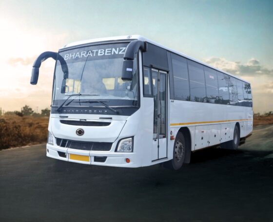 Új, nagyobb teherbírású típussal bővül a BharatBenz helyközi buszos kínálata Indiában