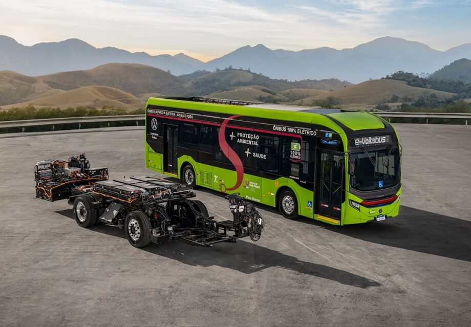 Megérkeztek leendő üzemeltetőikhez az első e-Volksbus villanybuszok