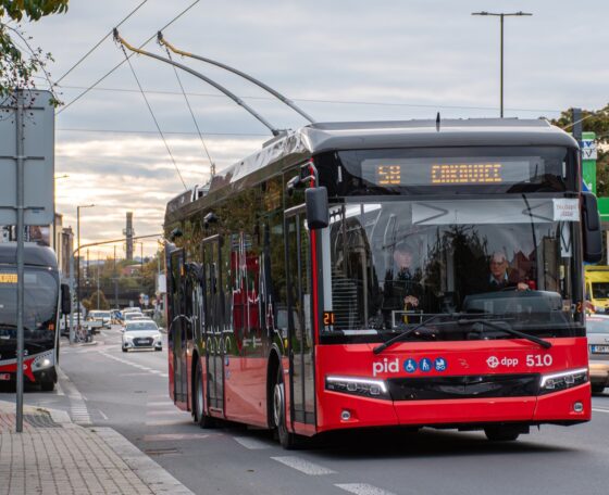 Sikerrel járt a Bozankaya Prágában: érvénytelenítették a DPP 180 darabos trolibeszerzését