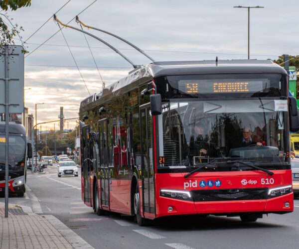 Sikerrel járt a Bozankaya Prágában: érvénytelenítették a DPP 180 darabos trolibeszerzését