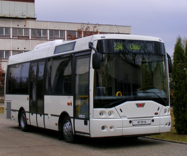 Tizennyolc éve gördültek ki az utolsó Ikarus EAG autóbuszok a mátyásföldi gyárkapun