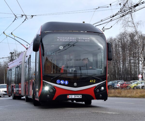 Év végére új Škoda trolibuszok érkeztek České Budějovicébe, Teplicébe és Plzeňbe