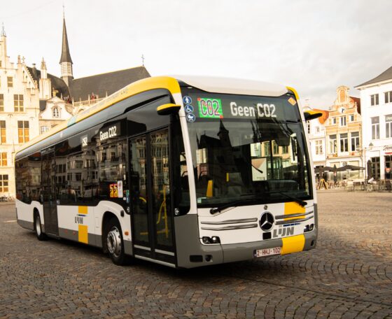 Új 500 darabos Daimler-keret, teljes BYD-lehívás: több mint 350 eCitaro és BYD B12 e-busz érkezik a De Lijnhez