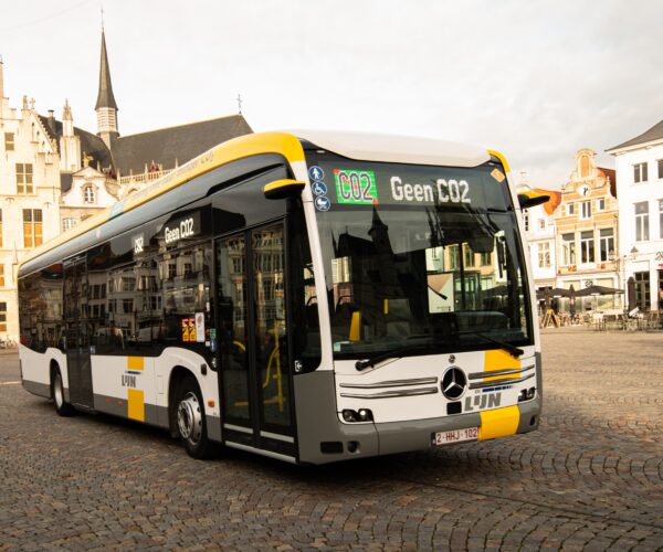 Új 500 darabos Daimler-keret, teljes BYD-lehívás: több mint 350 eCitaro és BYD B12 e-busz érkezik a De Lijnhez