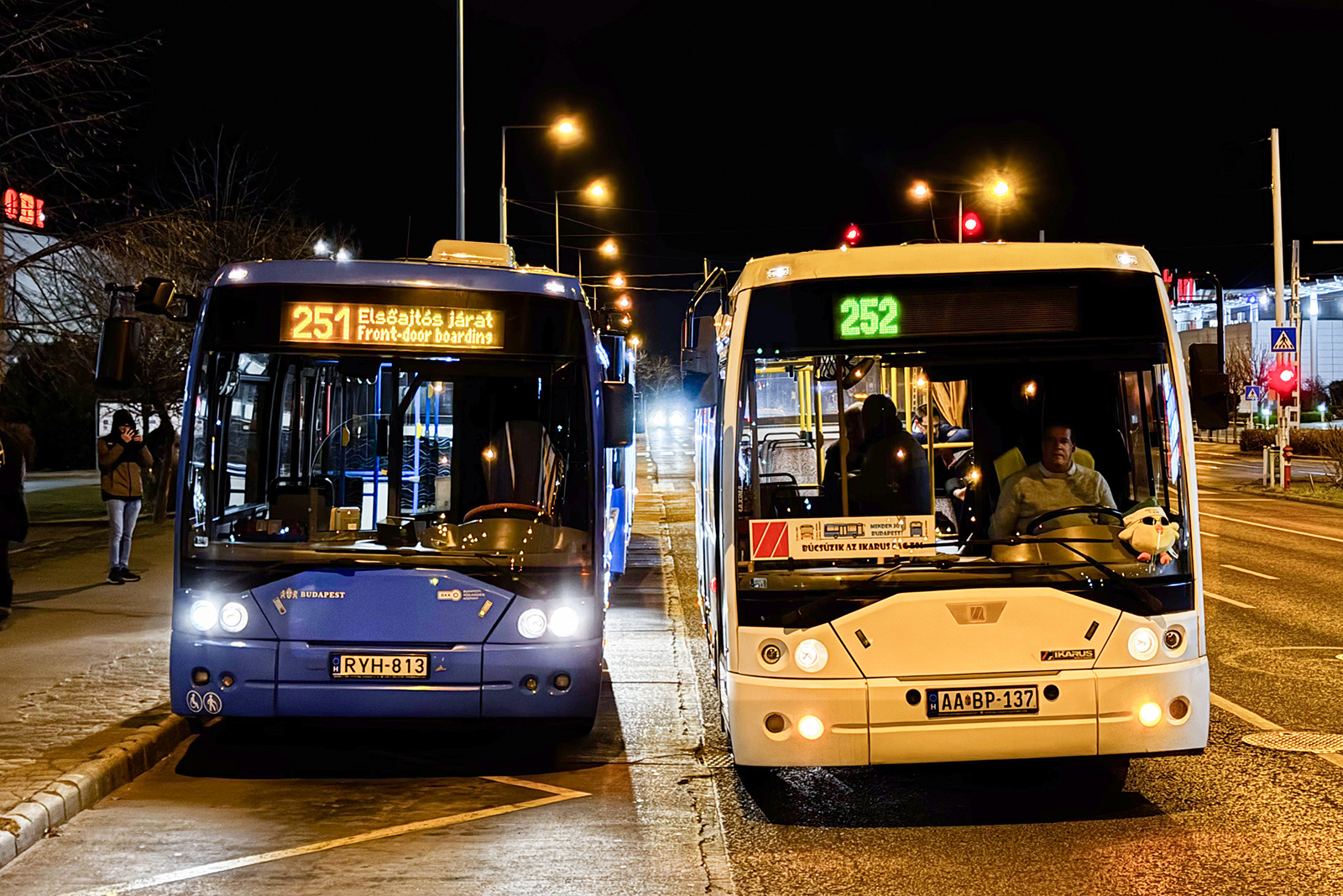 Elbúcsúztatta utolsó Ikarus 412 és Ikarus EAG E91 autóbuszait a BKV 4 RYH 831 AABP137 1 TAMb