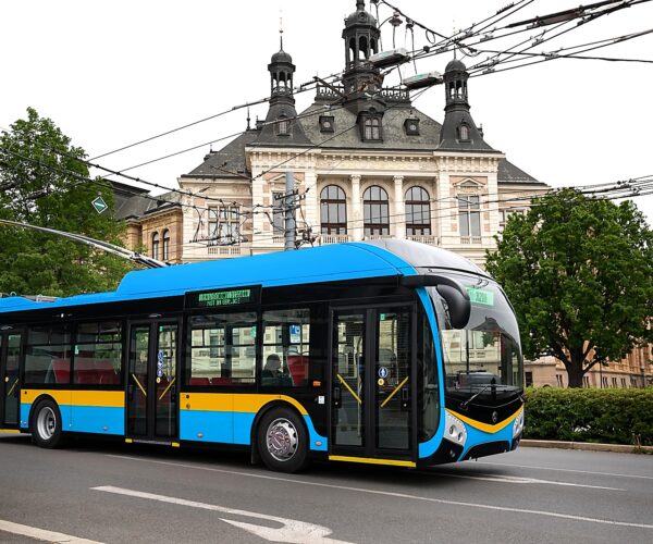 Két tendert is megnyerve összesen 75 új trolibuszt szállíthat Szófiába a Škoda Group