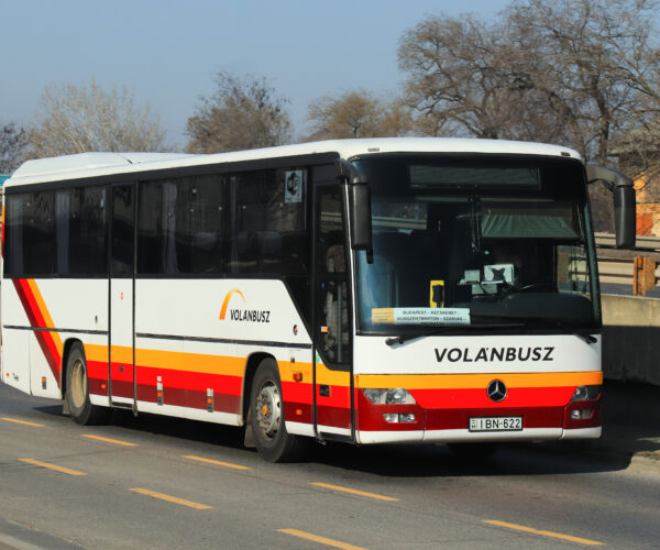 Egy korszak meghatározó távolsági busza: Mercedes-Benz Intouro a Volán nosztalgiaflottájában