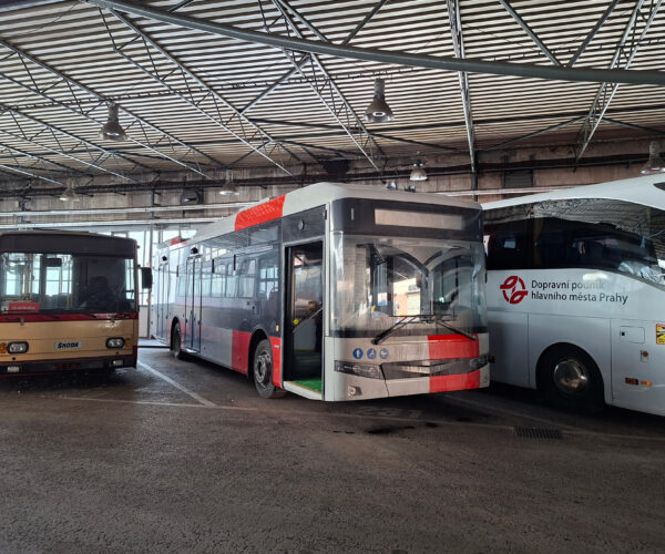 Megérkezett Prágába a DPP első szériagyártású Bozankaya SNG 12T trolibusza