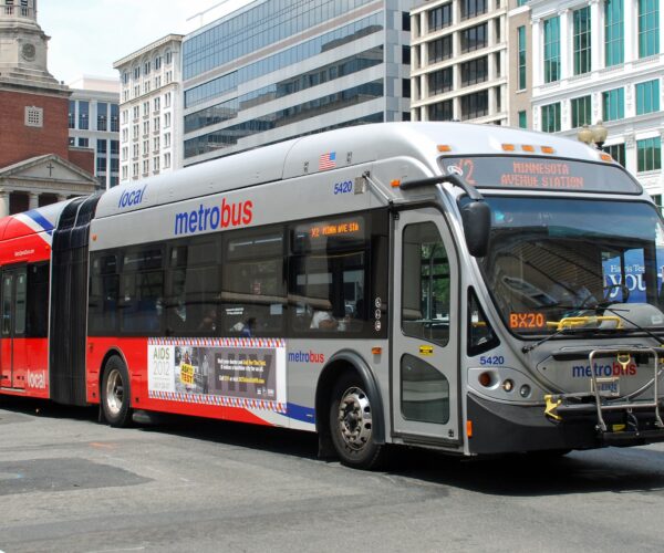 A CNG- és hibridtechnológia irányába tolódtak el az Egyesült Államok busztámogatási prioritásai