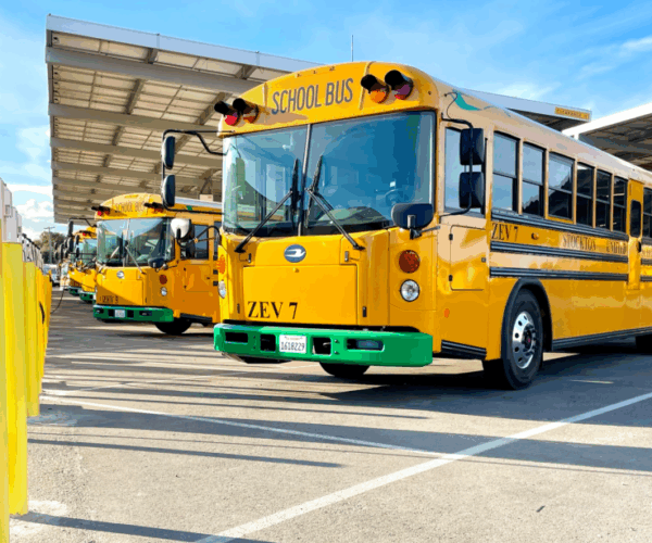 Továbbra is bizonytalan a Trump-adminisztráció által befagyasztott amerikai tiszta iskolabusz program jövője