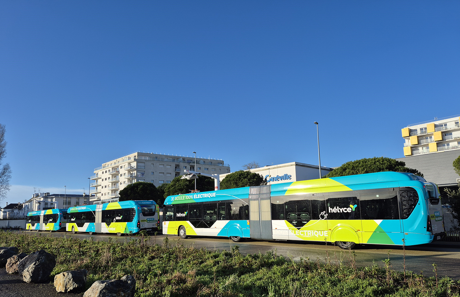 Szolgálatba álltak Saint-Nazaire BRT-hálózatának első Heuliez GX 437 ELEC csuklós villanybuszai 3 IVECO BUS ST NAZAIRE 2 cikkbe